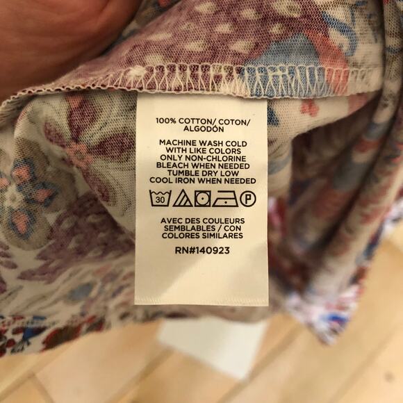 Loft NWT Women's Red Floral V-Neck Ruched Sleeve Blouse Size L - Picture 6 of 10